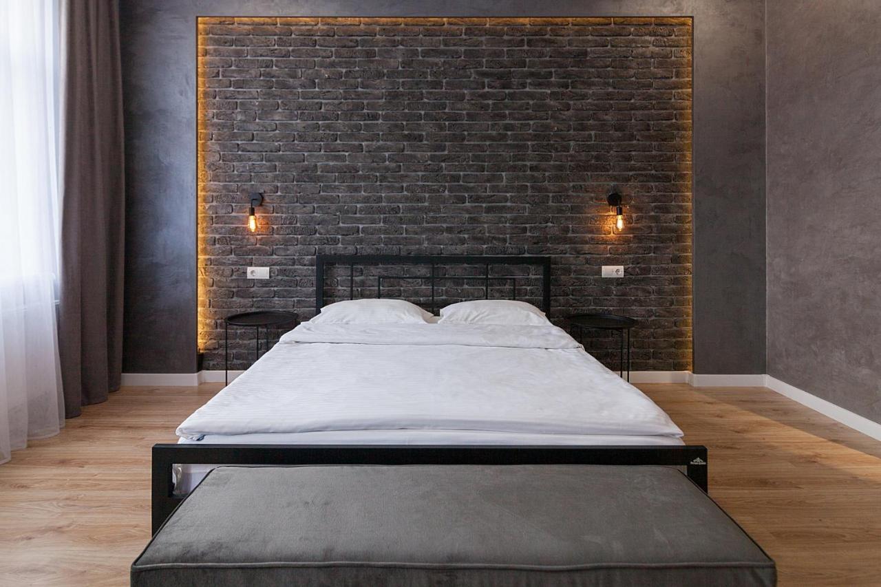Leogrand Three Bedrooms Vip Apartments On Kniazia Romana 12 Lwów Zewnętrze zdjęcie