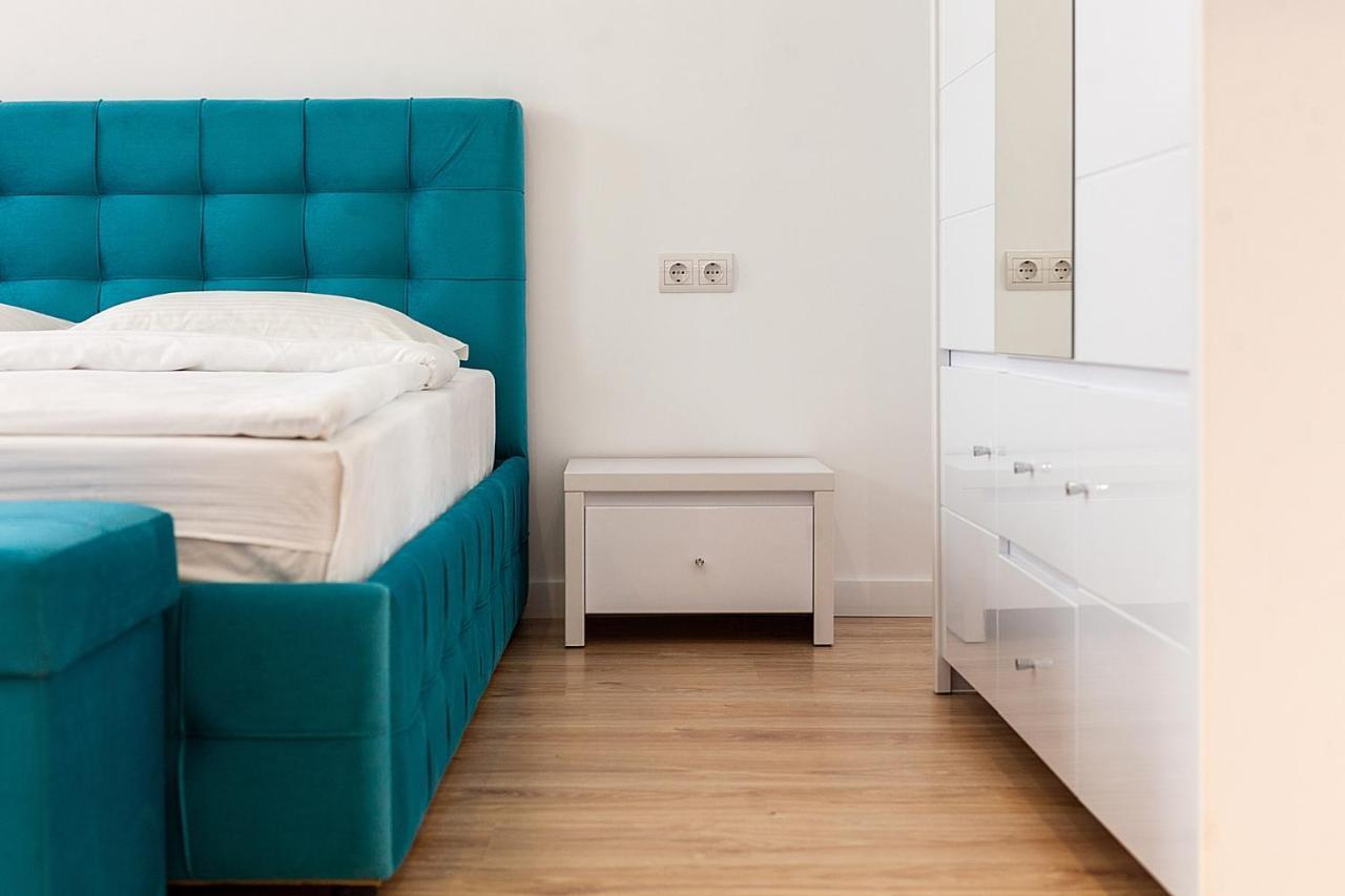 Leogrand Three Bedrooms Vip Apartments On Kniazia Romana 12 Lwów Zewnętrze zdjęcie