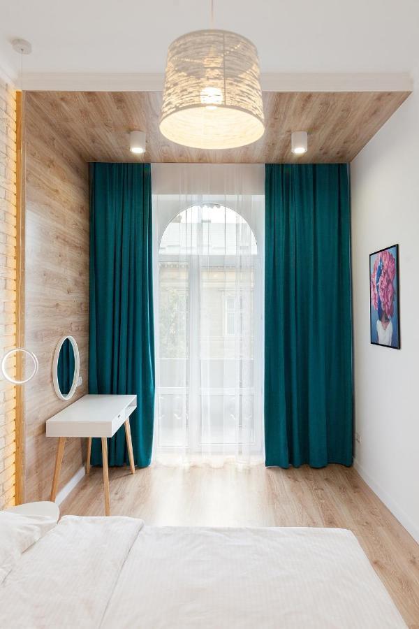 Leogrand Three Bedrooms Vip Apartments On Kniazia Romana 12 Lwów Zewnętrze zdjęcie